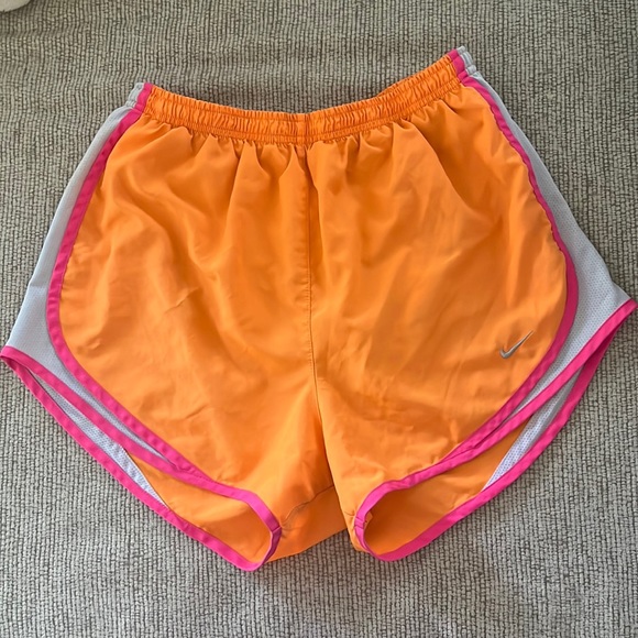 Nike running shorts - Picture 1 of 3